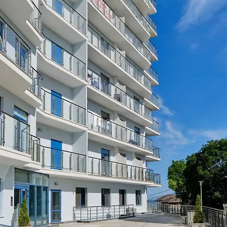 Luxury Sea View Julymia Апартаменти *